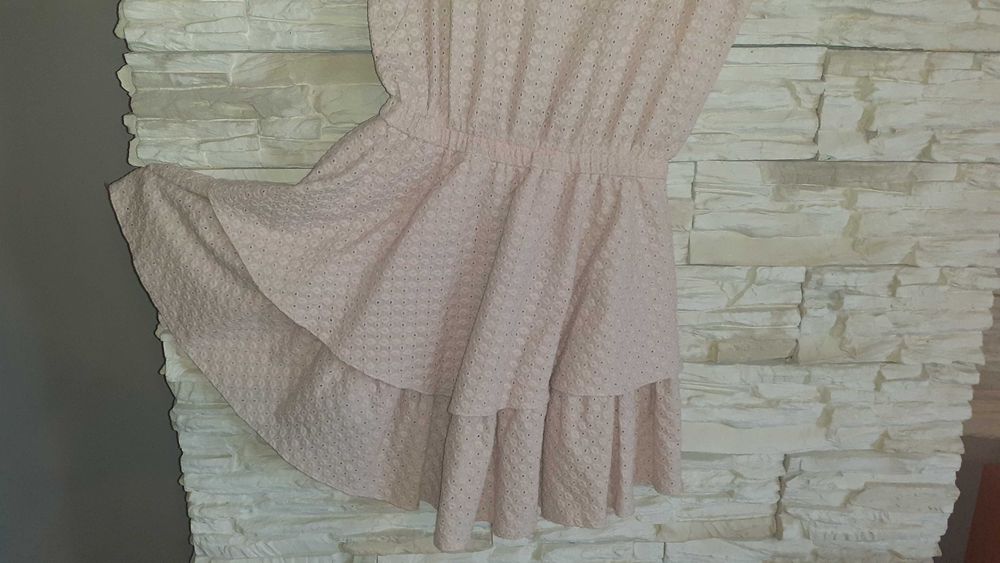 Sukienka haftowana beżowa r.40