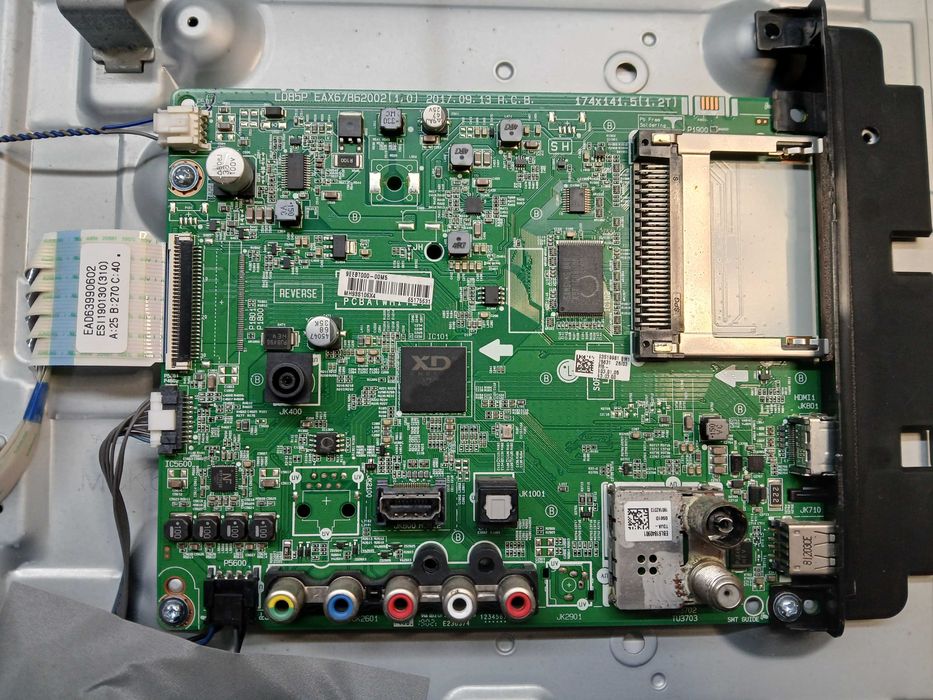 PEÇAS - TV LED 32" - LG 32LK510BPLD - com Ecrã Danificado!!