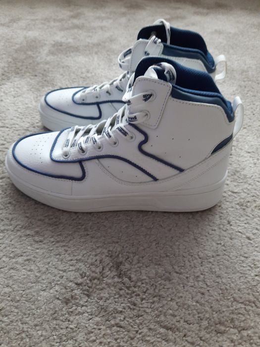 Buty sportowe firmy Sprandi, rozmiar 39