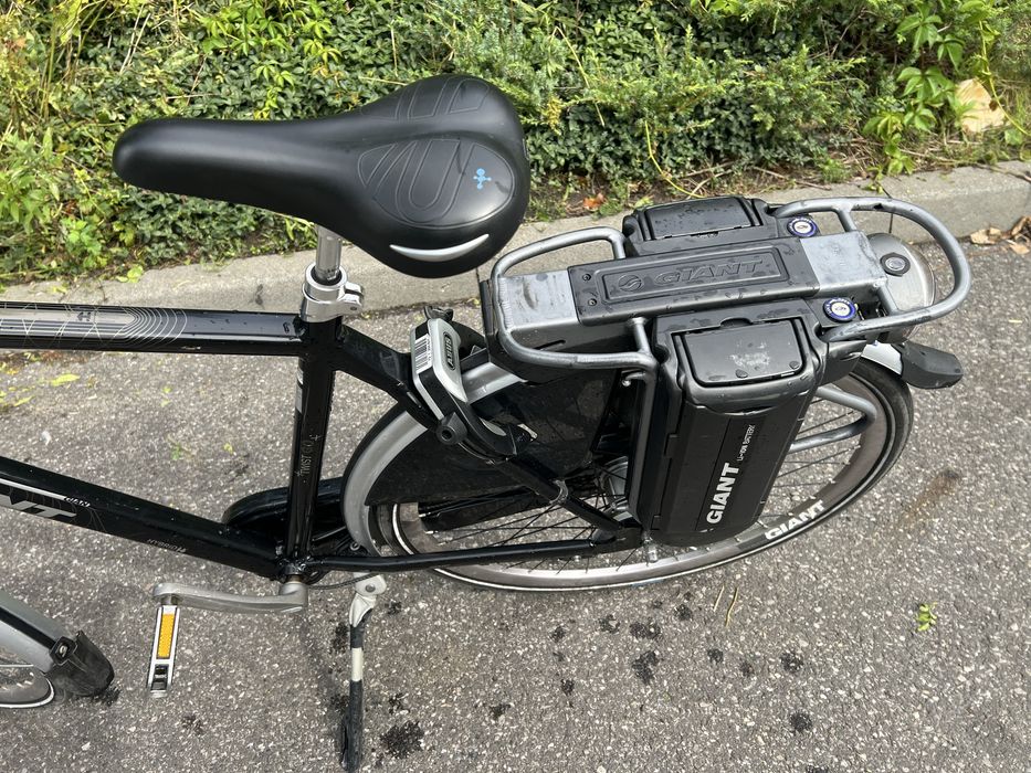 Fajny rower elektryczny GIANT TWIST GO 36V dwie baterie/ A