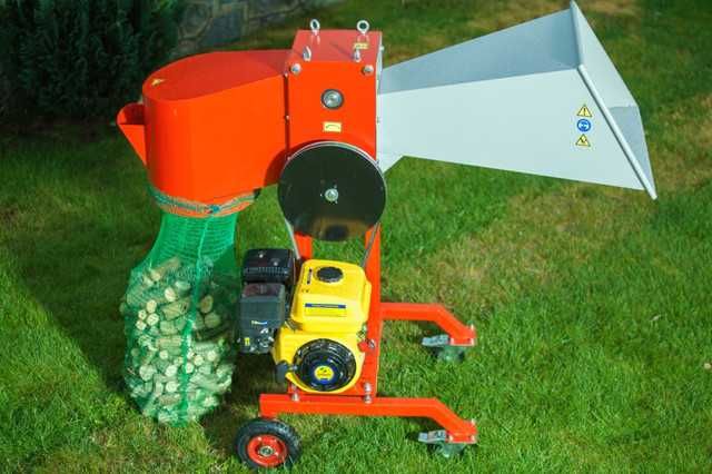 Спилювання дерев, подрібнення гілок, благоустрій території