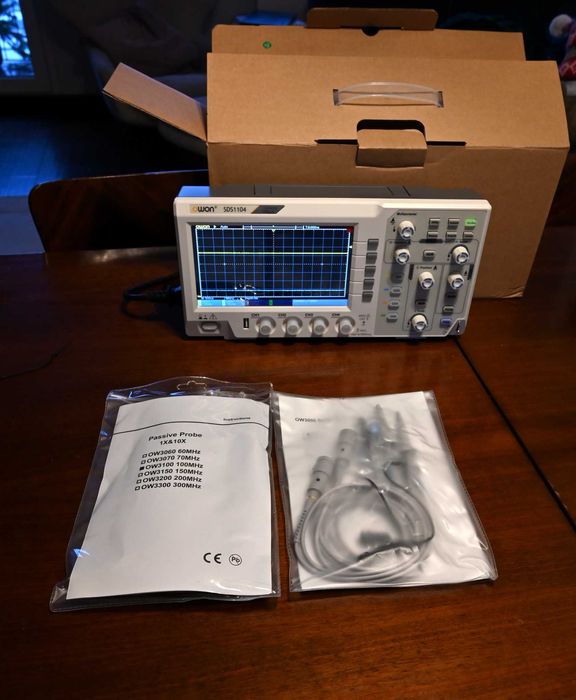 Oscyloskop cyfrowy OWON SDS1104 4-kanałowy