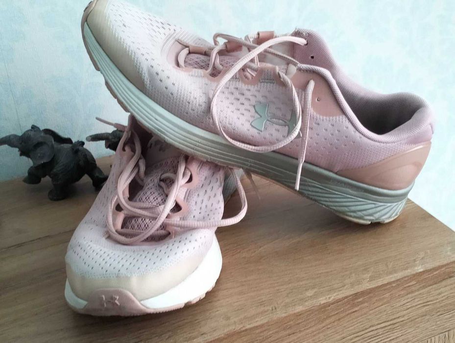 КРОССОВКИ UNDER ARMOUR орігінал 27.5-28см  США жіночі