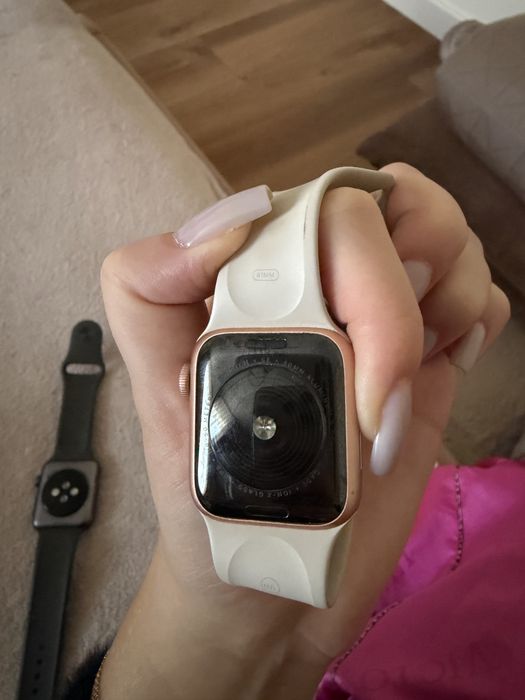 apple watch на запчастини