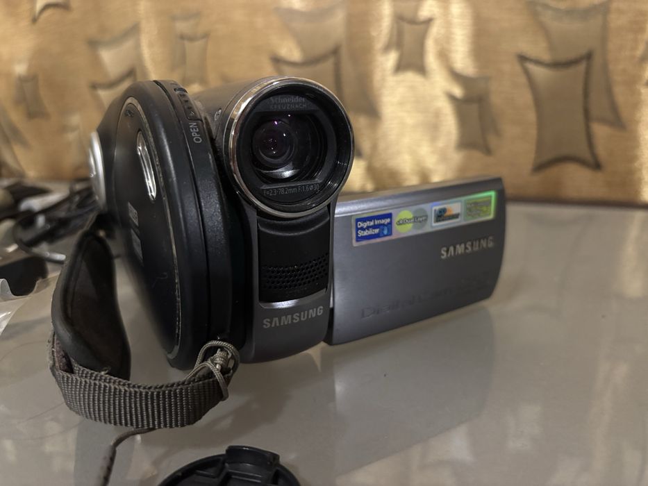 Відеокамера Samsung
