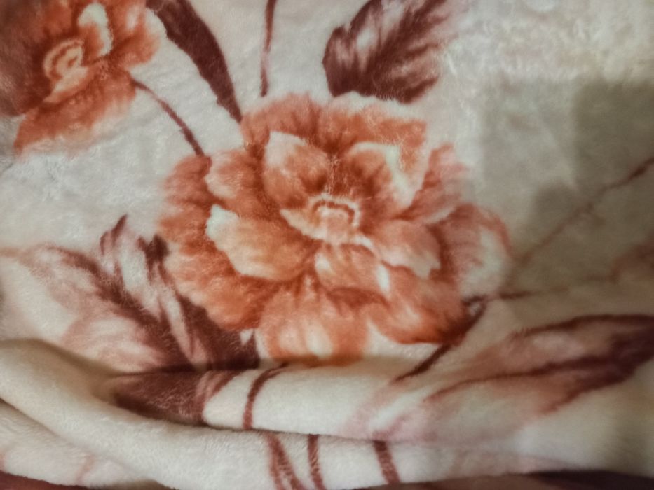 Очень толстое теплое двухспальное покрывало