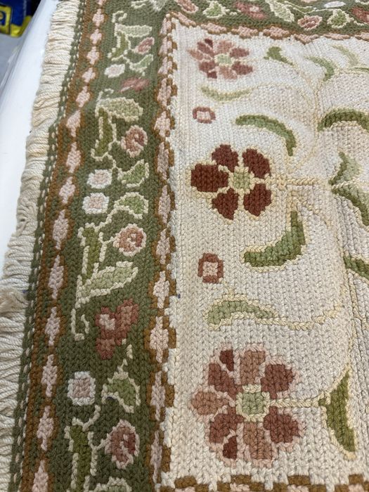 Tapete de Arraiolos  80x130 cm – Excelente Estado