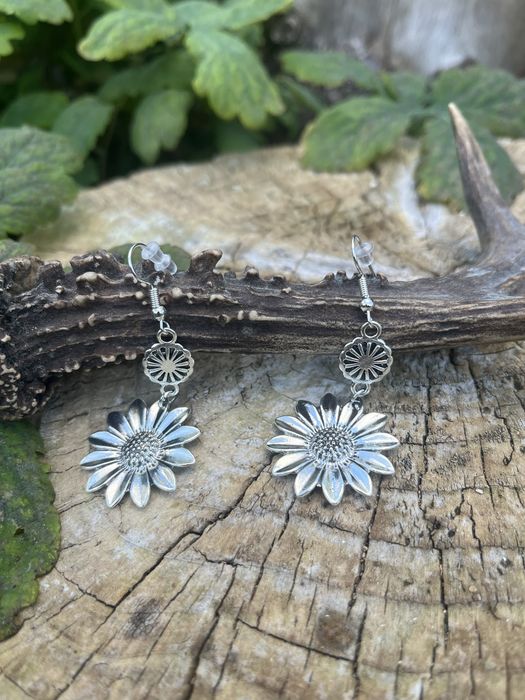 Kolczyki kwiaty stokrotki vintage retro medicine