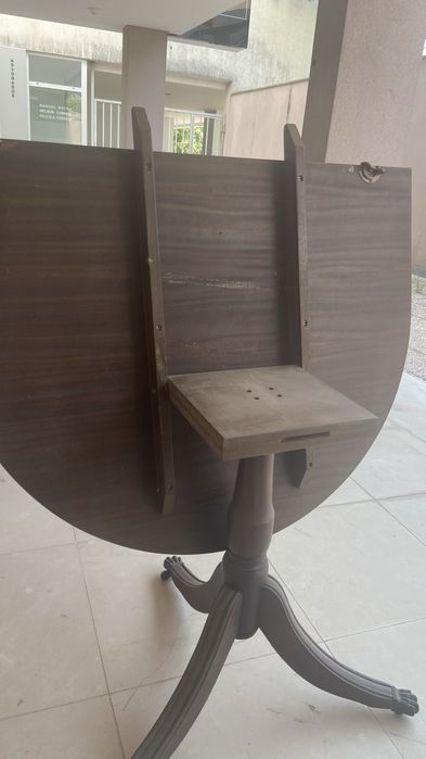 Mesa em madeira antiga