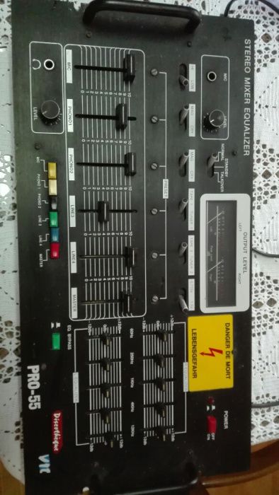 Mesa de mistura Alecto pro-55