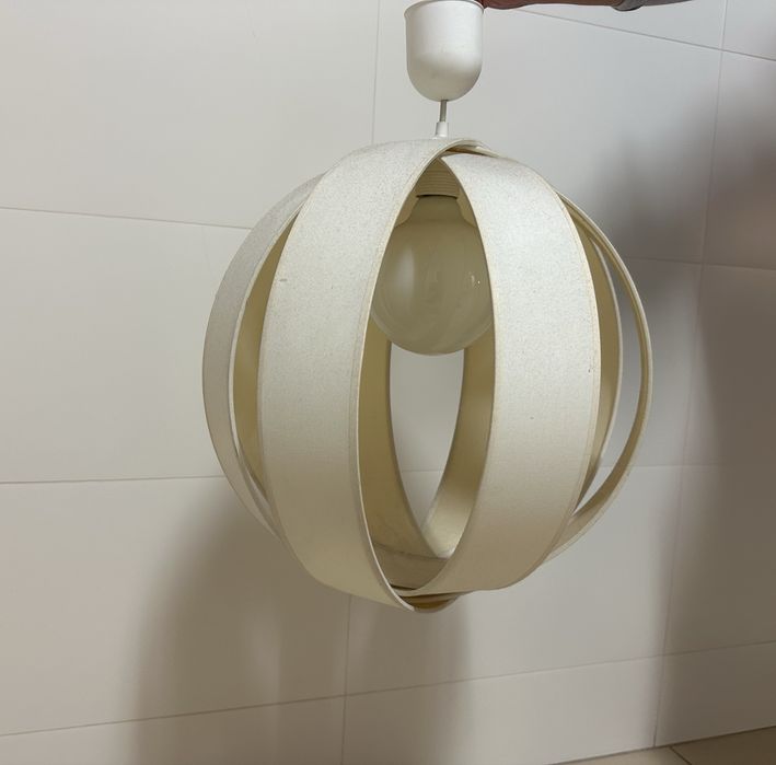 Candeeiro formato bola