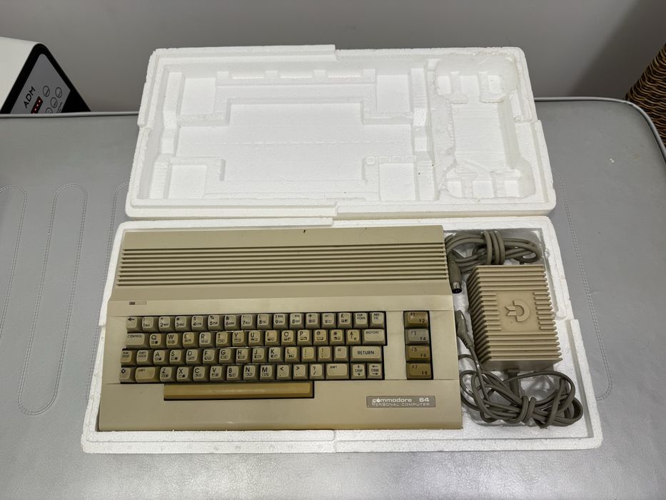 Commodore 64-C a funcionar