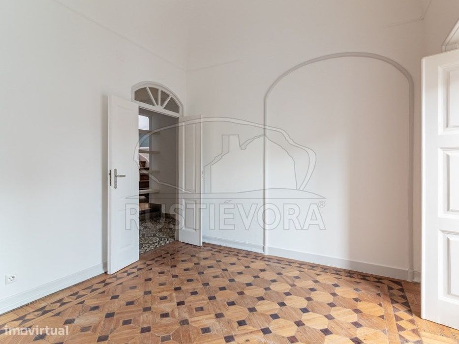 Moradia T4 + 1 com terraço no Centro Histórico de Évora | Arrendamento