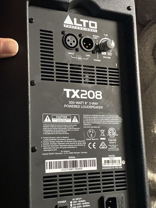 Par de Colunas 600w (300w cada) NOVO!