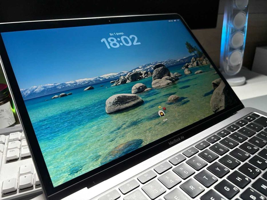 MacBook Air 13 Retina, Space Gray, 256GB with Apple M1  2020