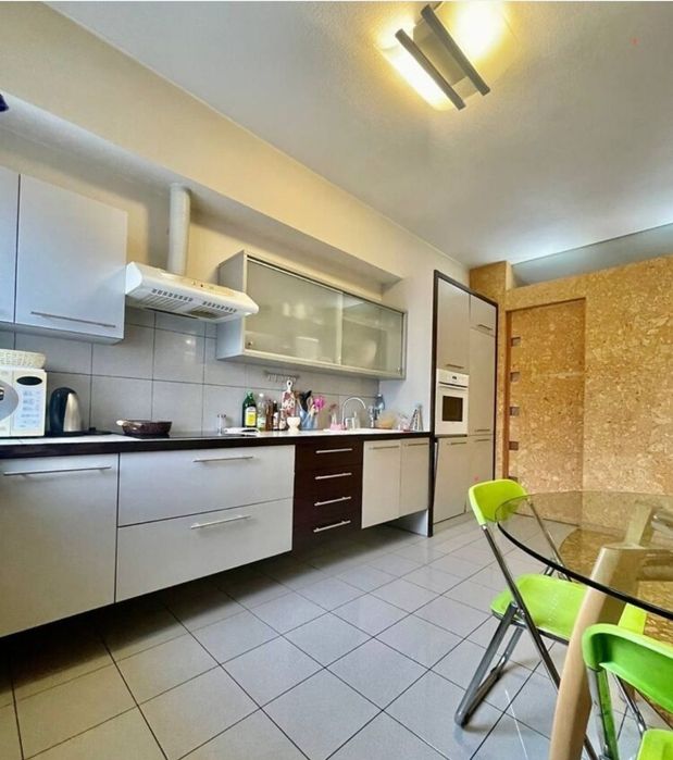 Продам 3х ком.квартиру с ремонтом и мебелью на улице В.Мономаха