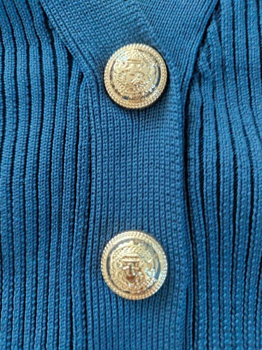Sweterek logowany prążek rozmiar uni