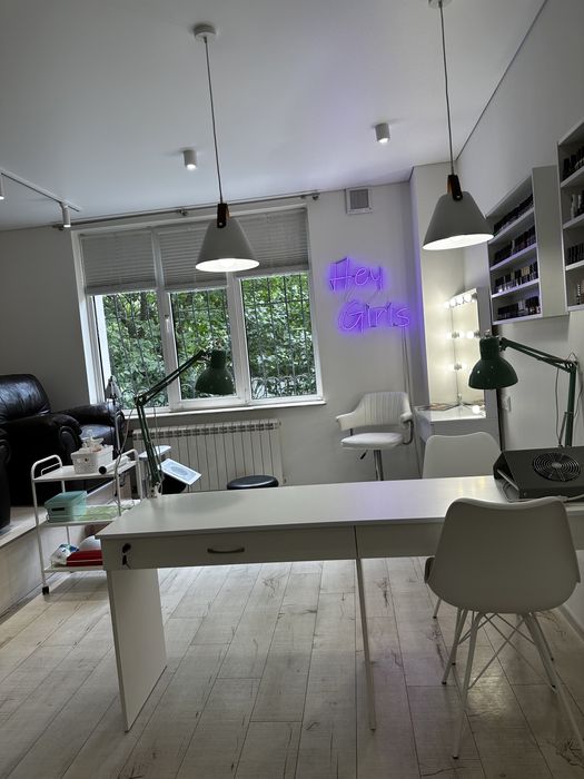 Сдам место мастеру маникюра