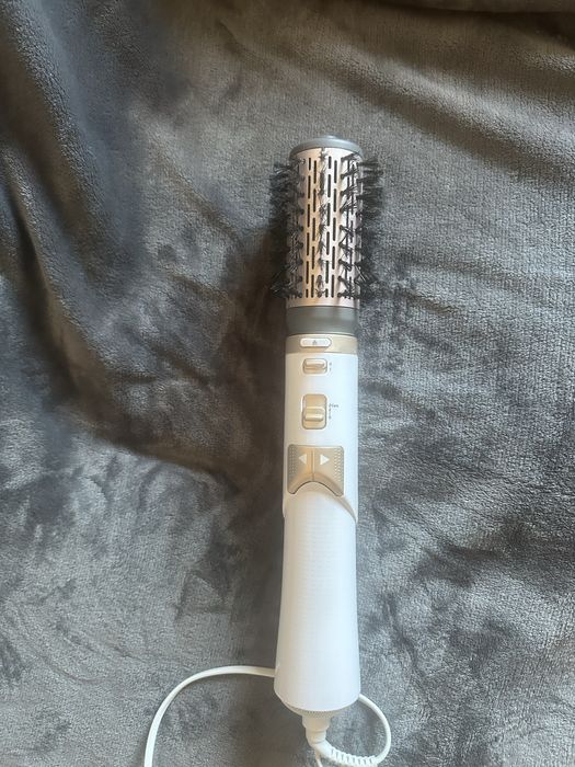 Продам Фен-щетку Philips