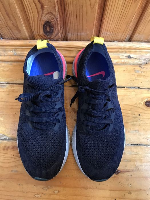 Nike кросівки.