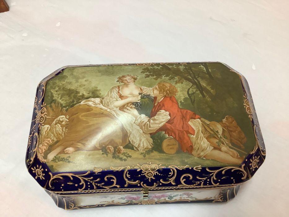 COFRE PARA JÓIAS EM PORCELANA