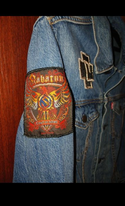 Kurtka jeansowa "Levi's", rozmiar S/M, w dobrym stanie. Pozdrawiam.