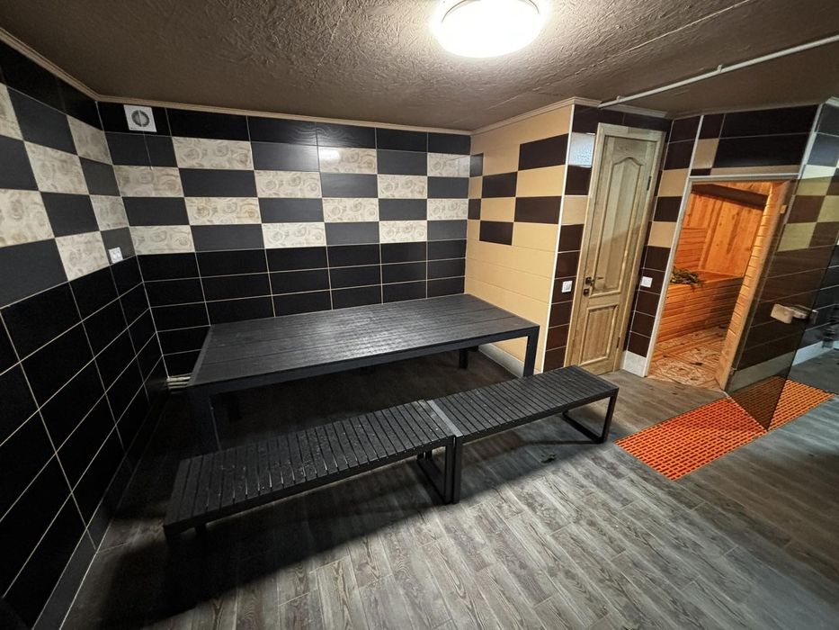 Охайна баня для відпочинку
Затишна та охайна баня на дровах,