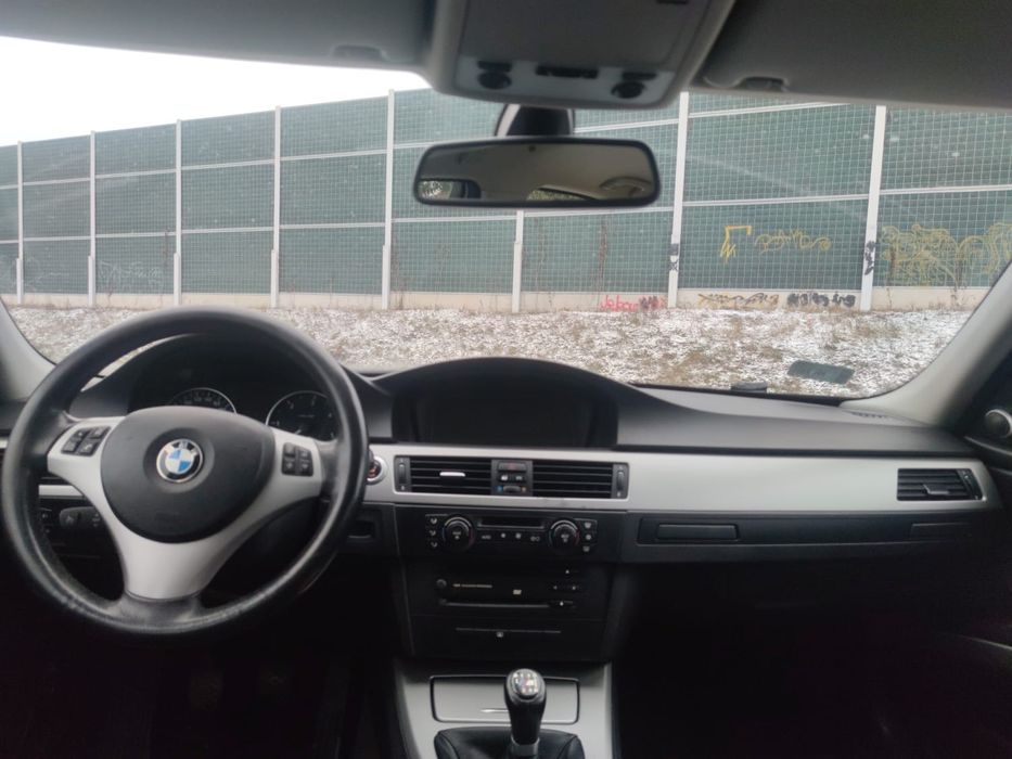 Bmw e90 320d 163km navi xenon pdc cupholdery