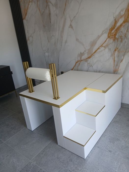 Podest do pedicure z wnęka na krzesło, Nowy PROMOCJA. Dostępnych od ręki.