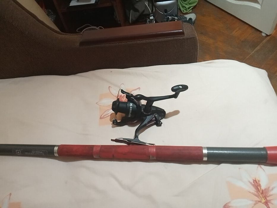 Продам снасті для риболовлі недорого.