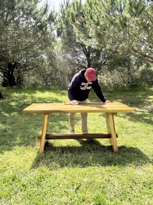Mesa rústica de suar