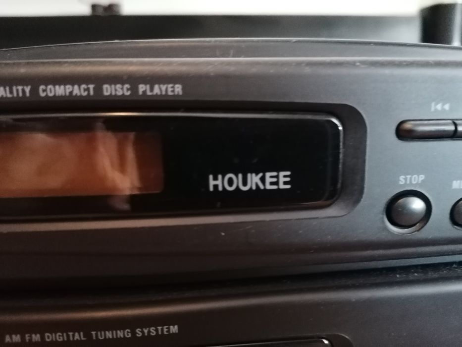 Aparelhagem de música, com CDS e cassetes com 2 colunas