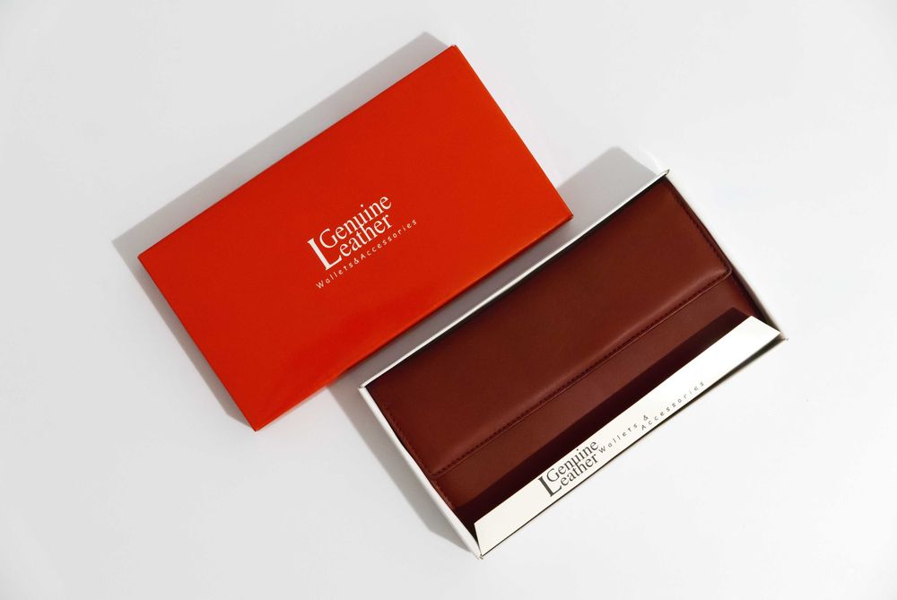 Duży skórzany portfel damski. Miękka, bordowa skóra.