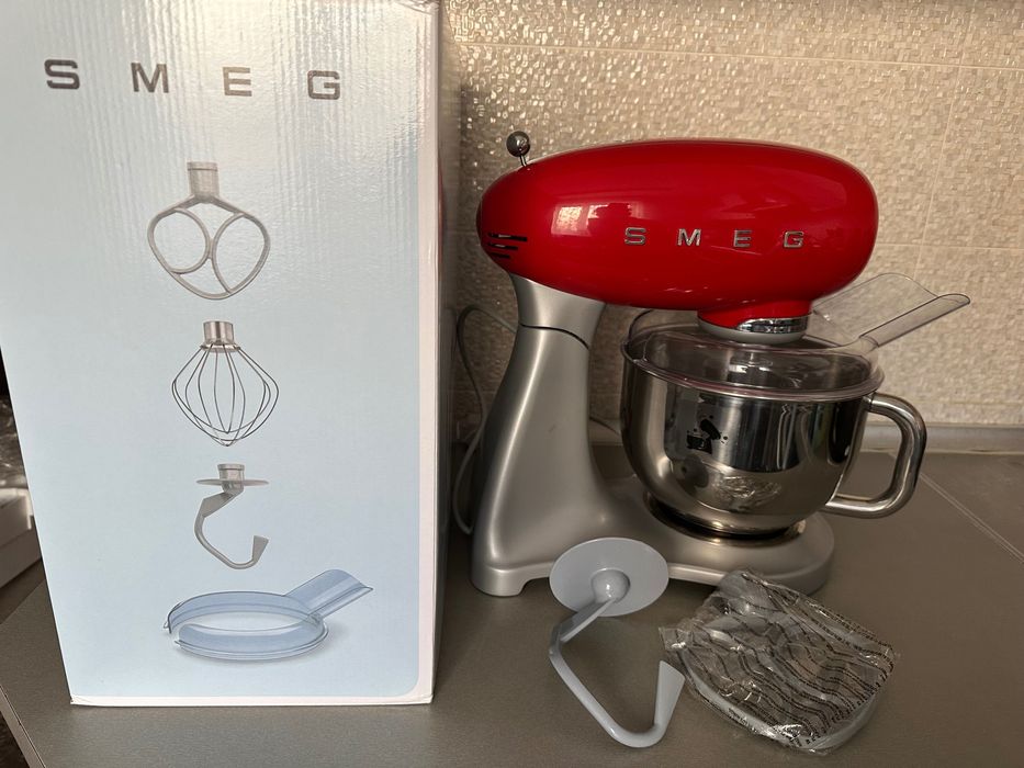 Планетарний міксер SMEG червоний