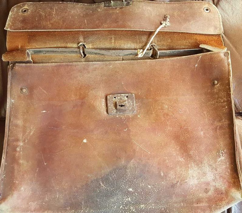 D.R.G.M. / DRGM - Pasta / Briefcase / Mala em pele antiga - England
