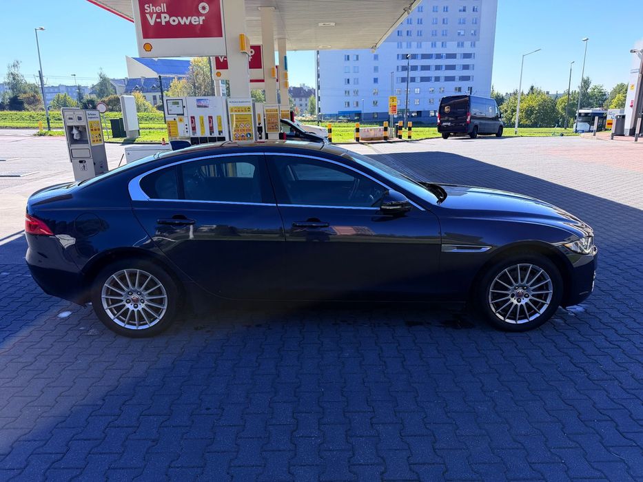 Jaguar XE