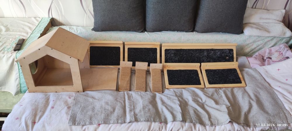 Полочки на стену для котика