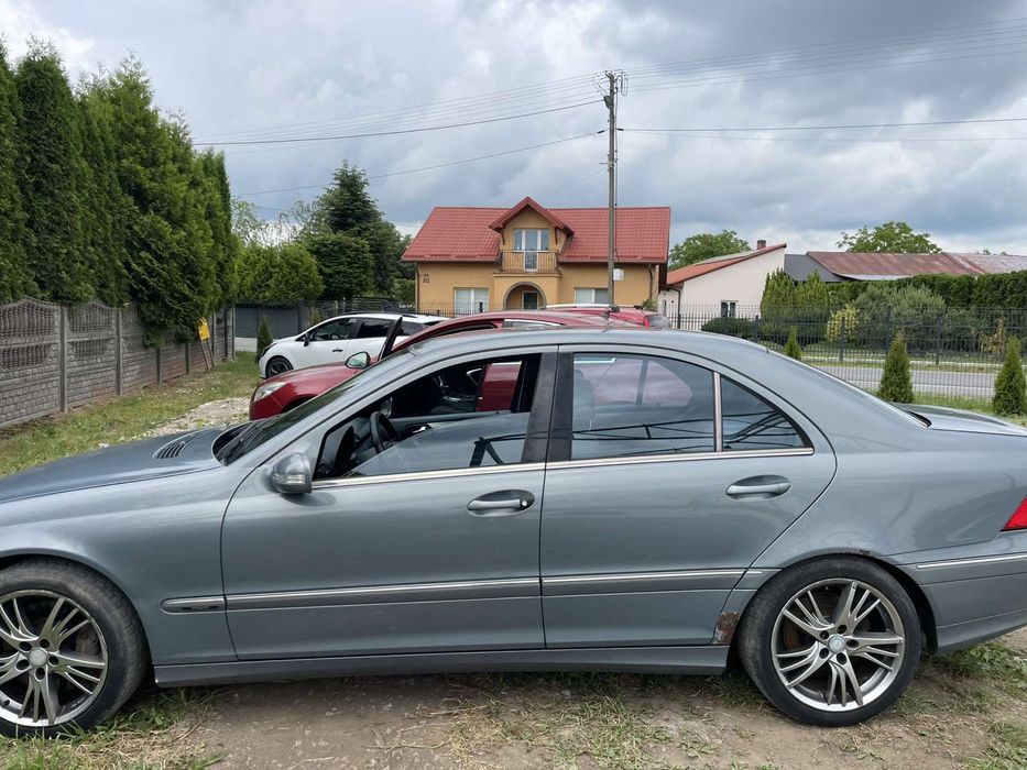 Авто для військових Mercedes-Benz c220 2004 рік автомат