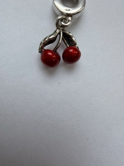 Pandora charms wisienki