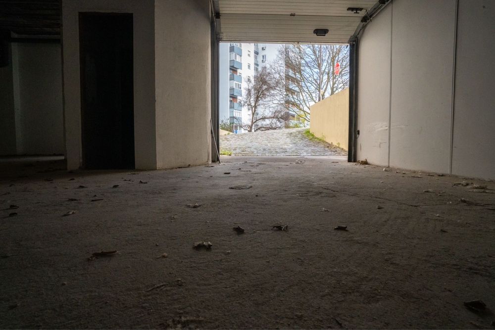 Arrendo Loja/ Armazém Perto do Aeroporto Lisboa