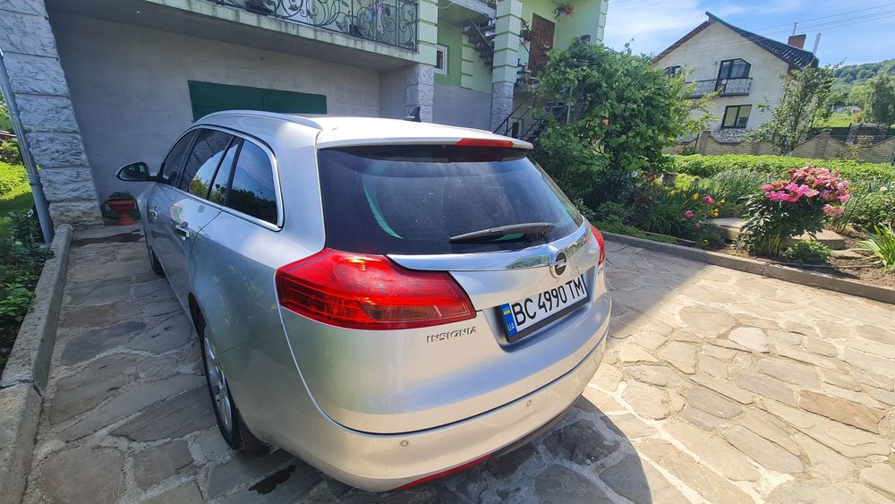 Opel Insignia 2.0 дизель 2012