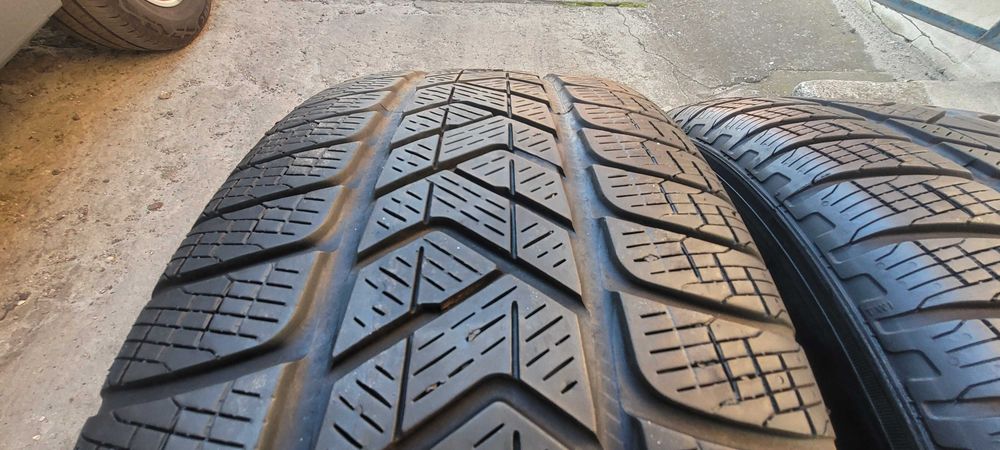 235 / 65  R 17    Pirelli  / Zima
