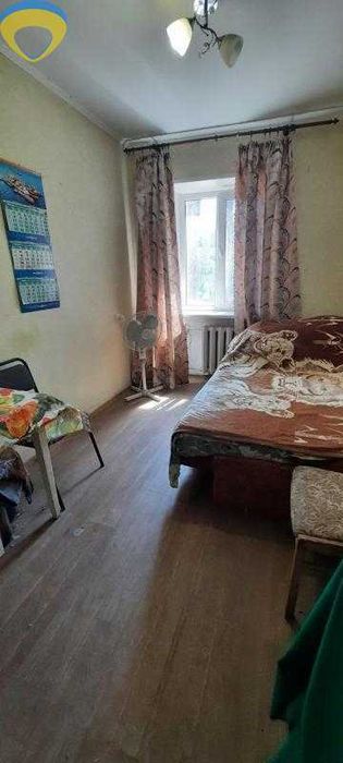 Продам кімнату біля Червоного скверу!