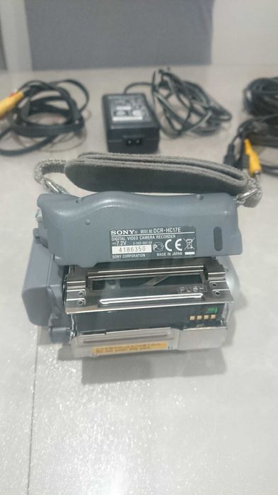 Видеокамера Sony Handycam DCR-HC17E PAL (Коробка, полный комплект. Механика 10/10!)