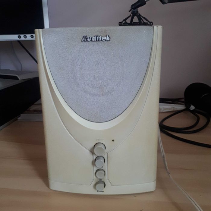 Stary subwoofer model SS-7539 A - AUDITEK