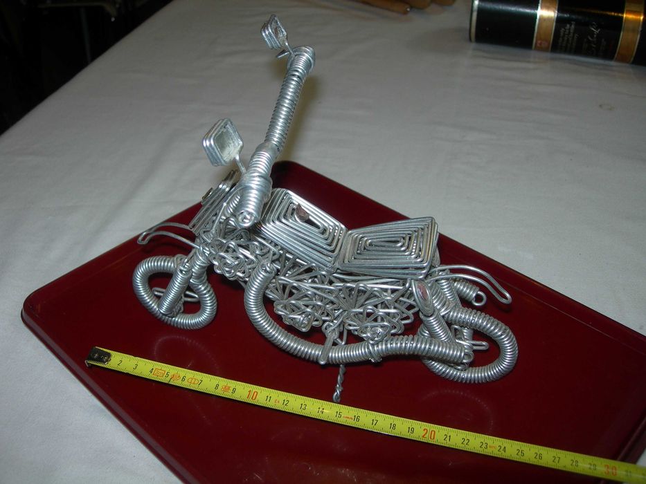 Mota de metal. Mota de metal.