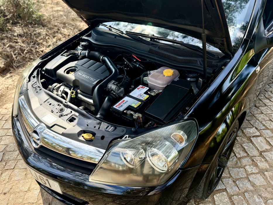 Opel Astra GTC — fotografia 11