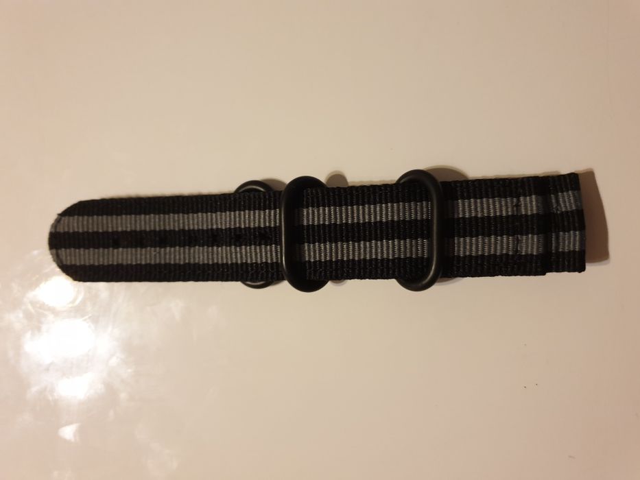 Pasek NATO rozmiar 22 mm nylon gruby