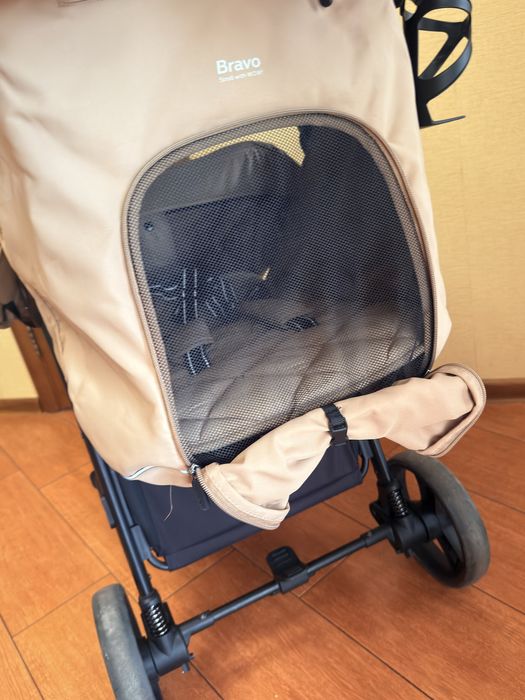 Прогулянкова коляска Carrello Bravo