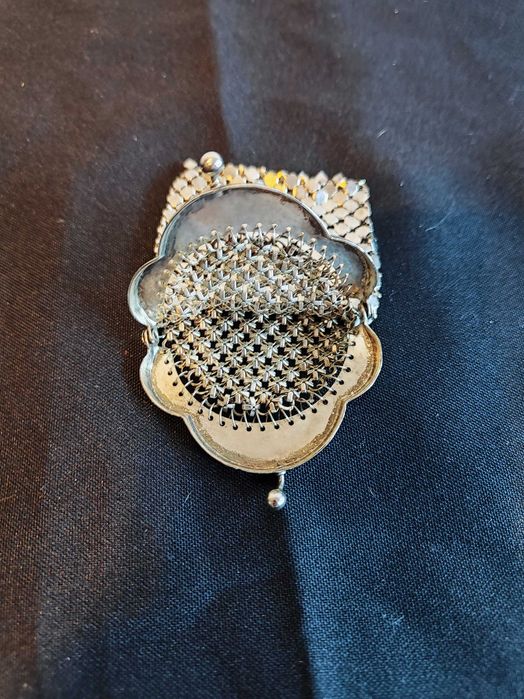 Porta-moedas antigo em metal